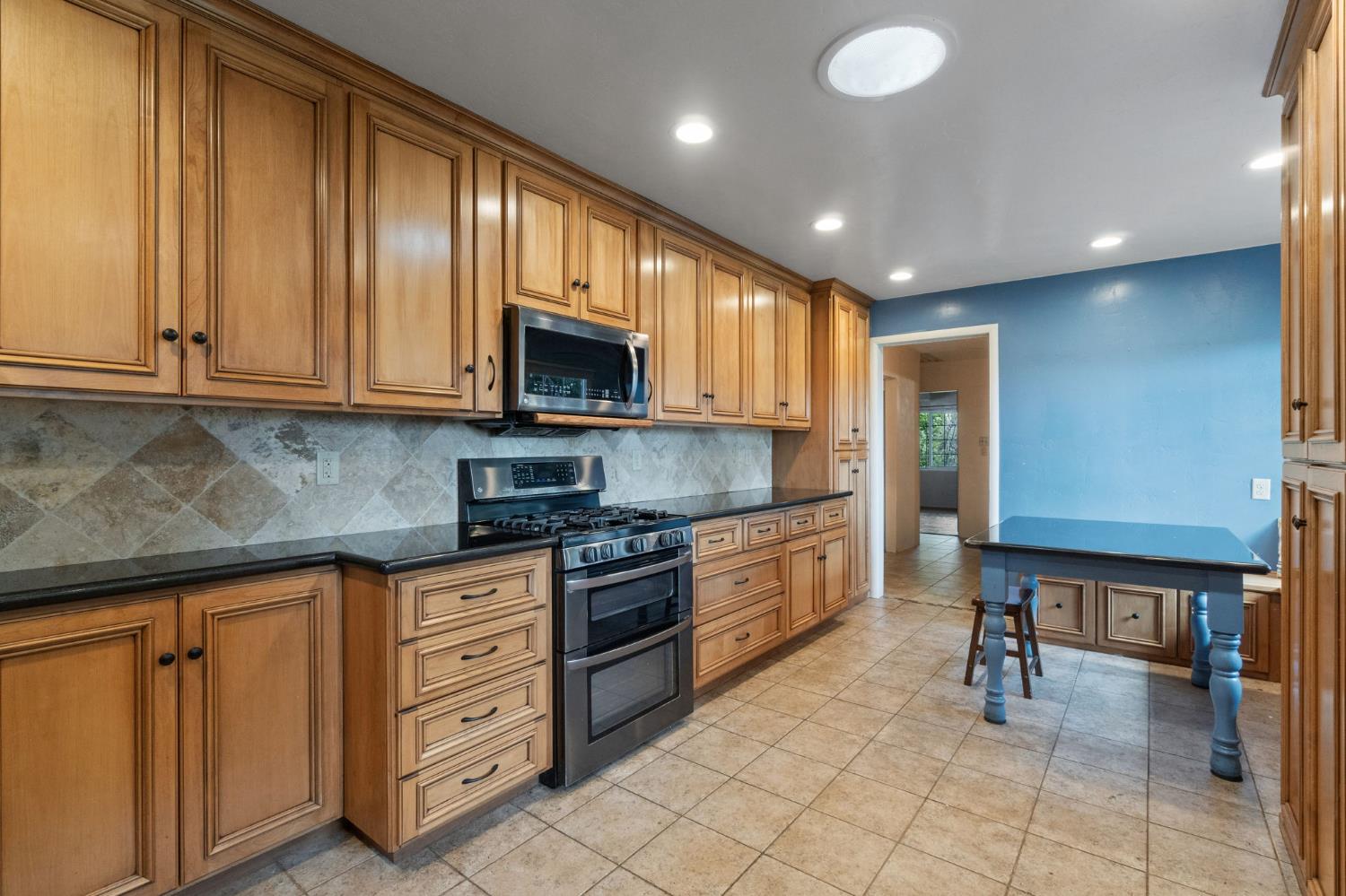 10730 17th Ave, Lemoore, CA 93245