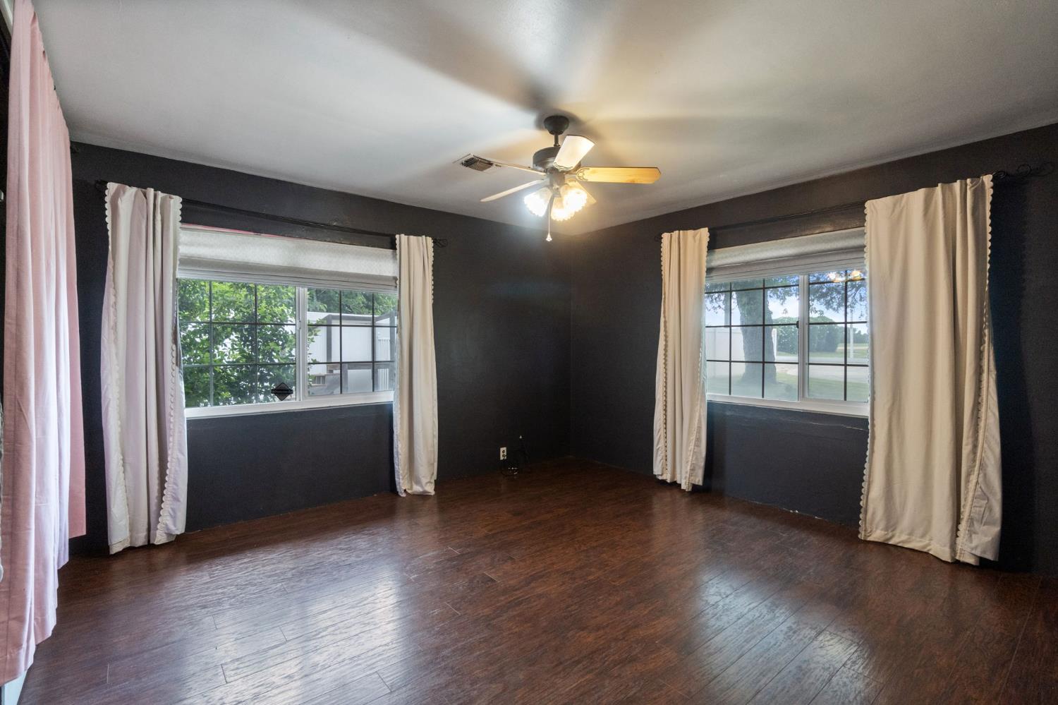 10730 17th Ave, Lemoore, CA 93245