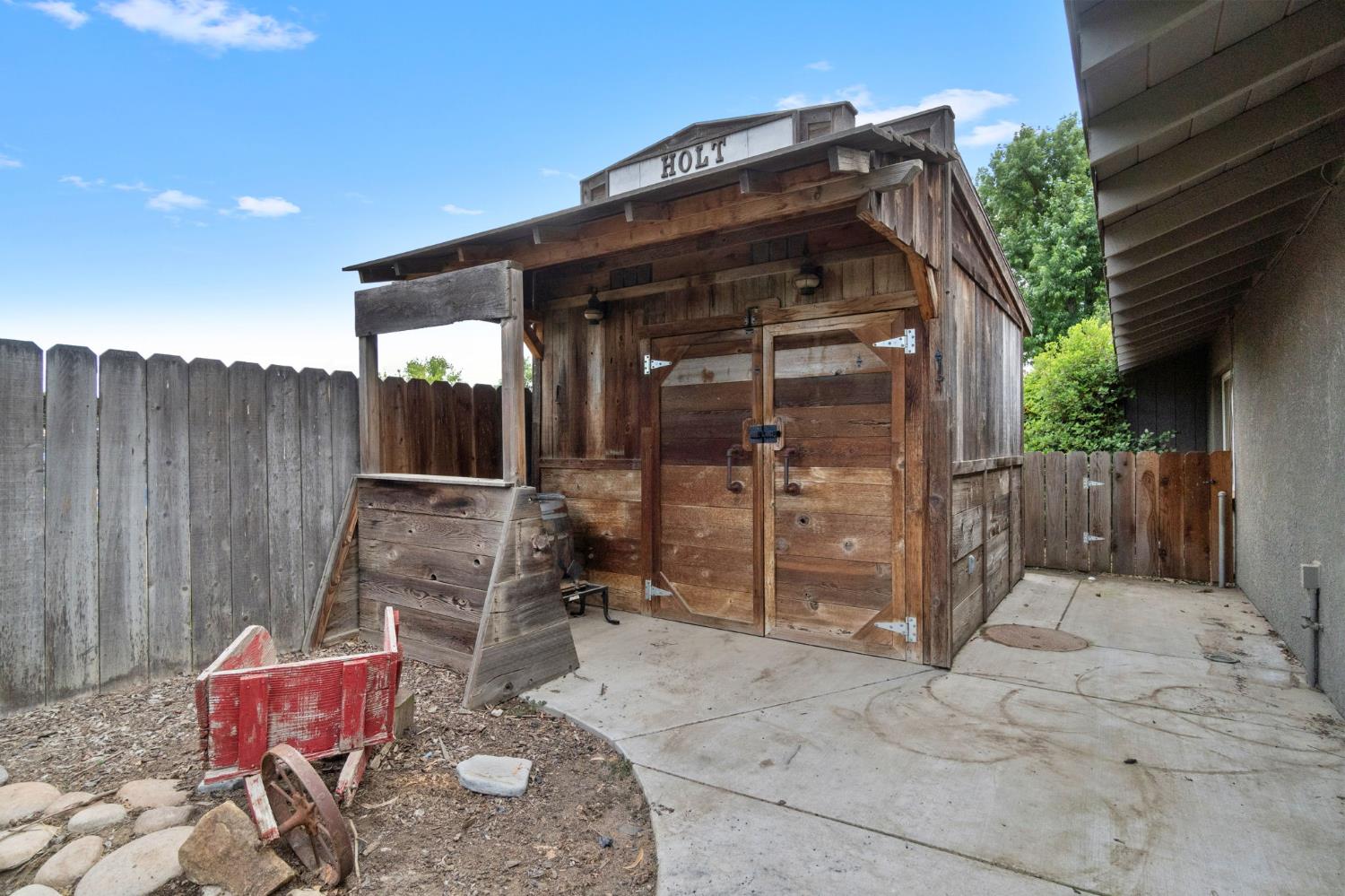 10730 17th Ave, Lemoore, CA 93245