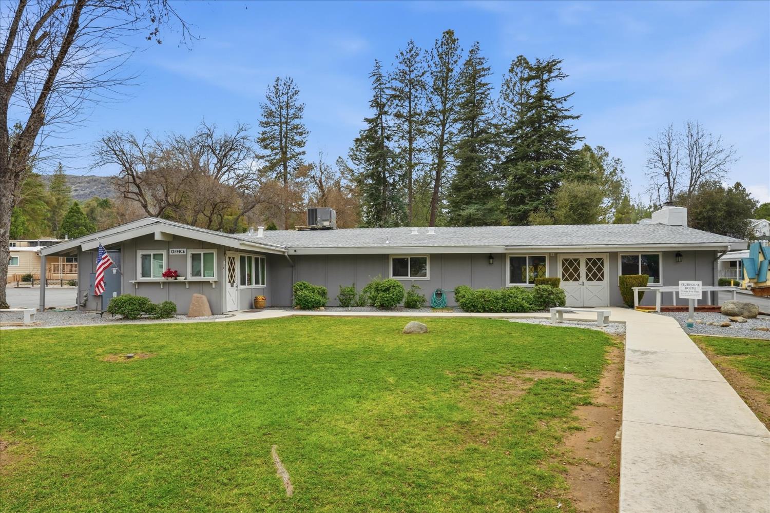 39678 Road 425B #52, Oakhurst, CA 93644