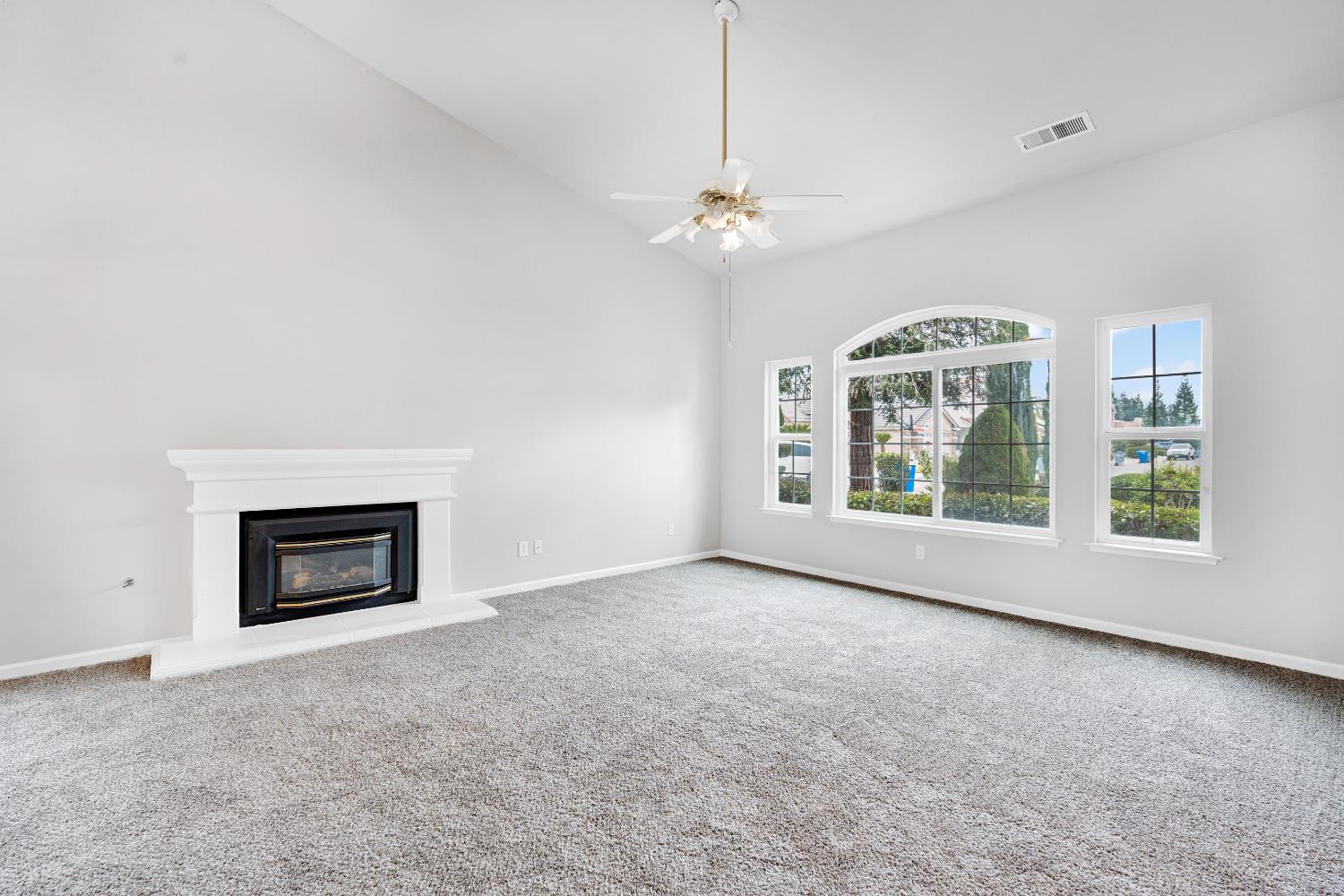 9629 N Paula Ave, Fresno, CA 93720