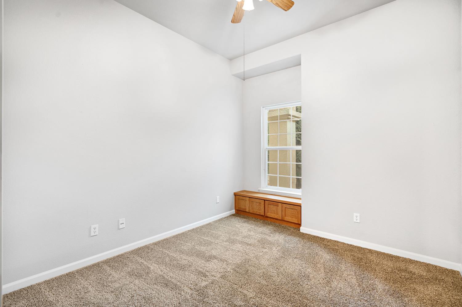 9629 N Paula Ave, Fresno, CA 93720