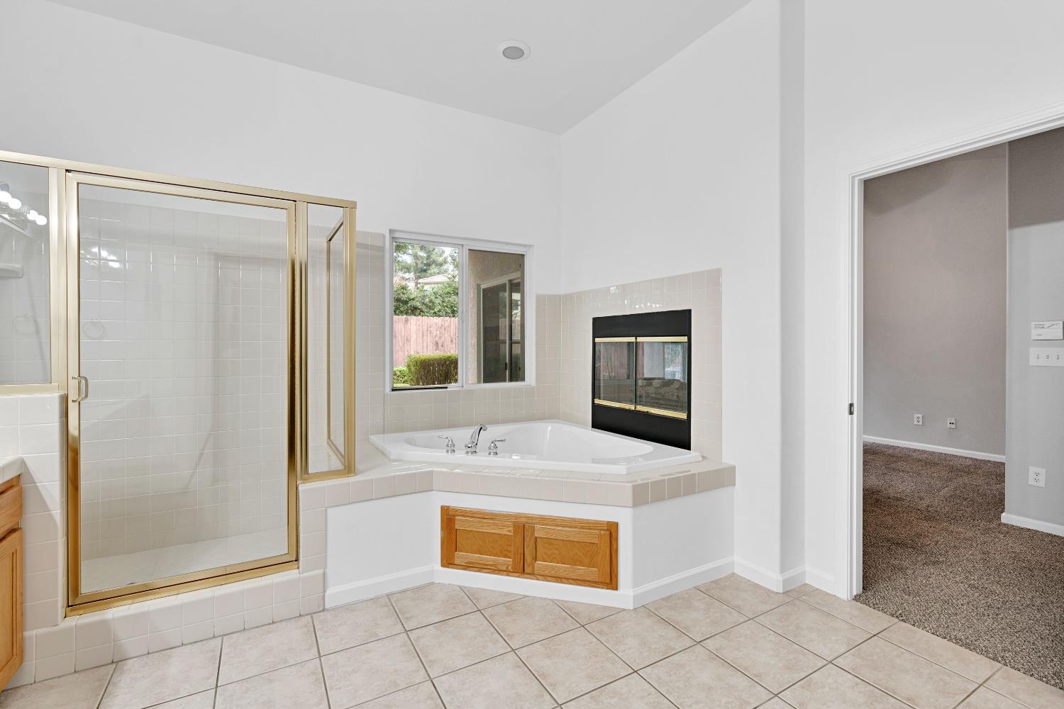 9629 N Paula Ave, Fresno, CA 93720