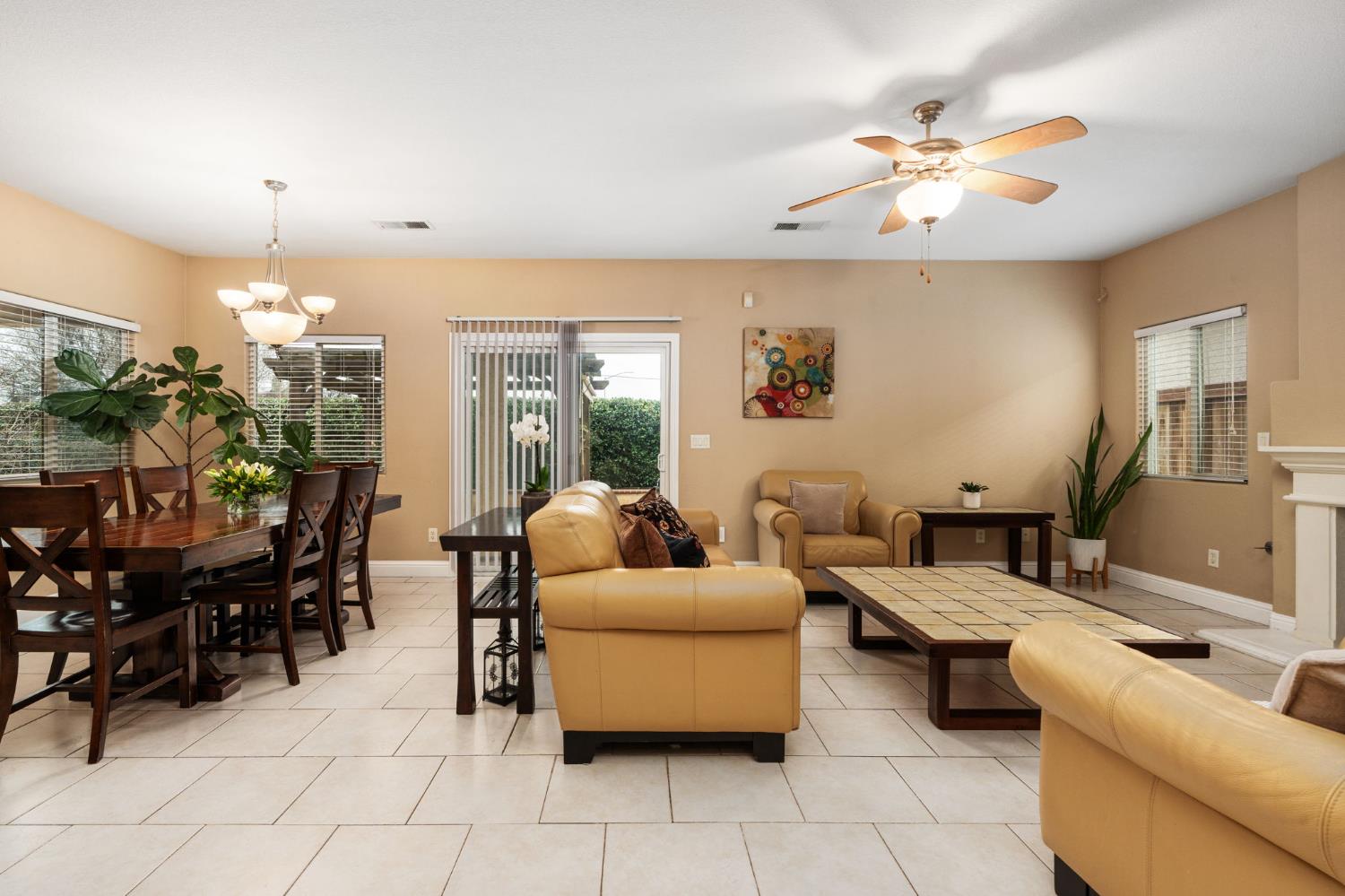 2868 Casty Ct., Sanger, CA 93657