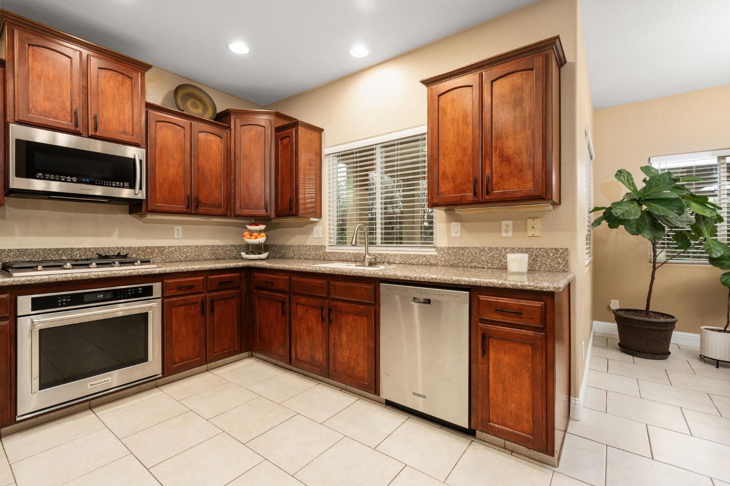 2868 Casty Ct., Sanger, CA 93657