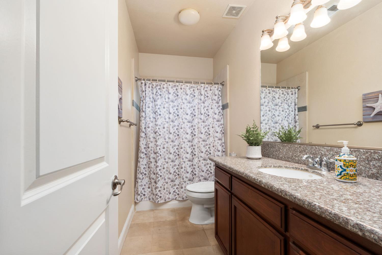 2868 Casty Ct., Sanger, CA 93657