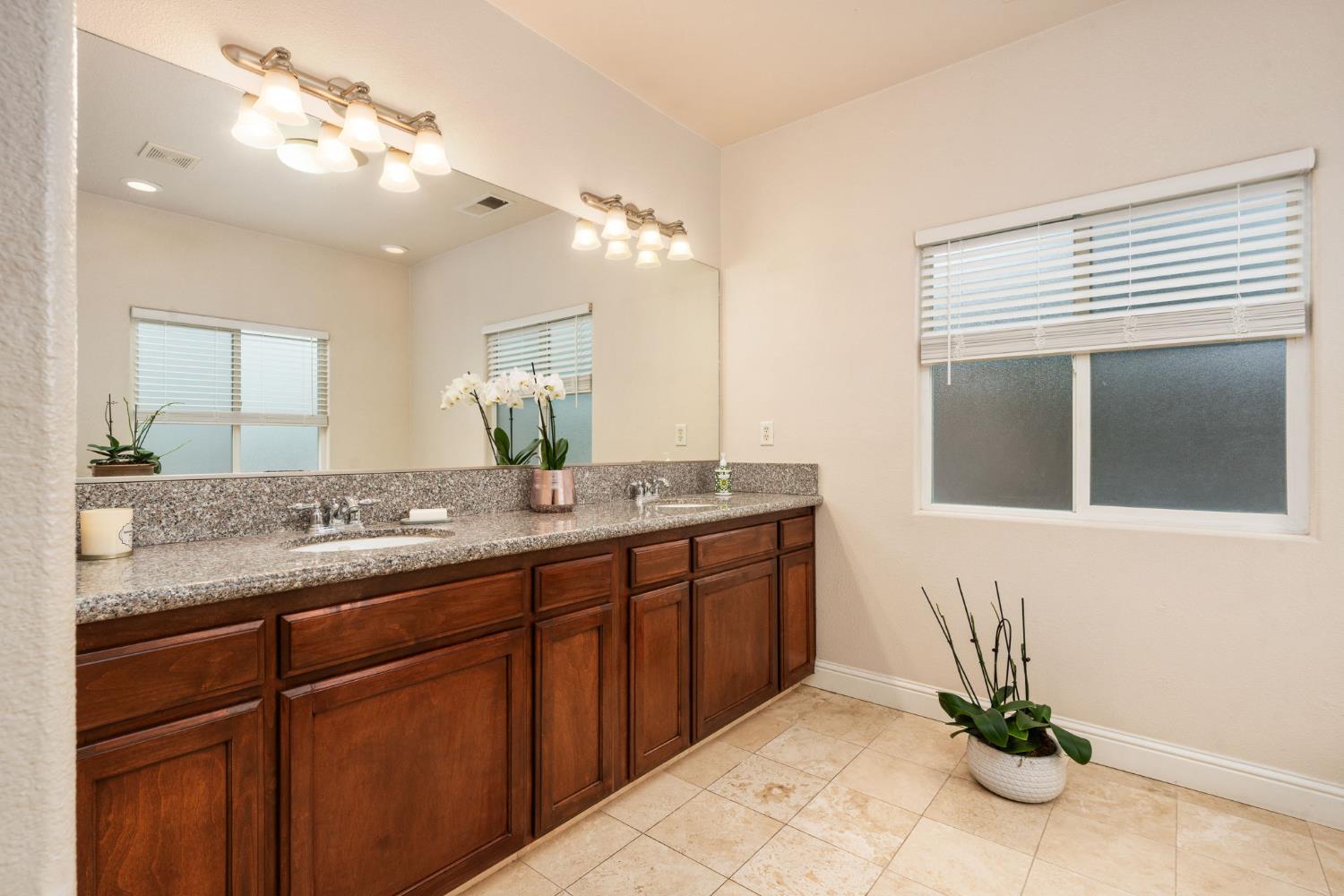 2868 Casty Ct., Sanger, CA 93657