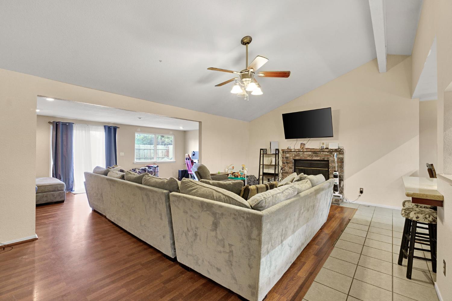 5093 W Los Altos, Fresno, CA 93702