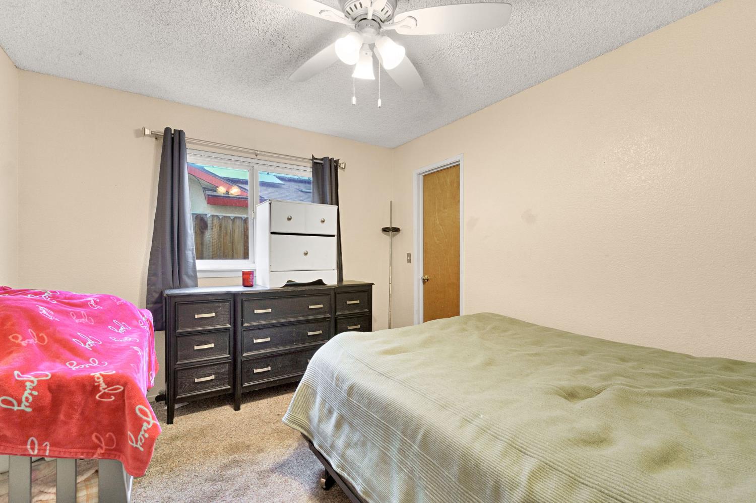 5093 W Los Altos, Fresno, CA 93702