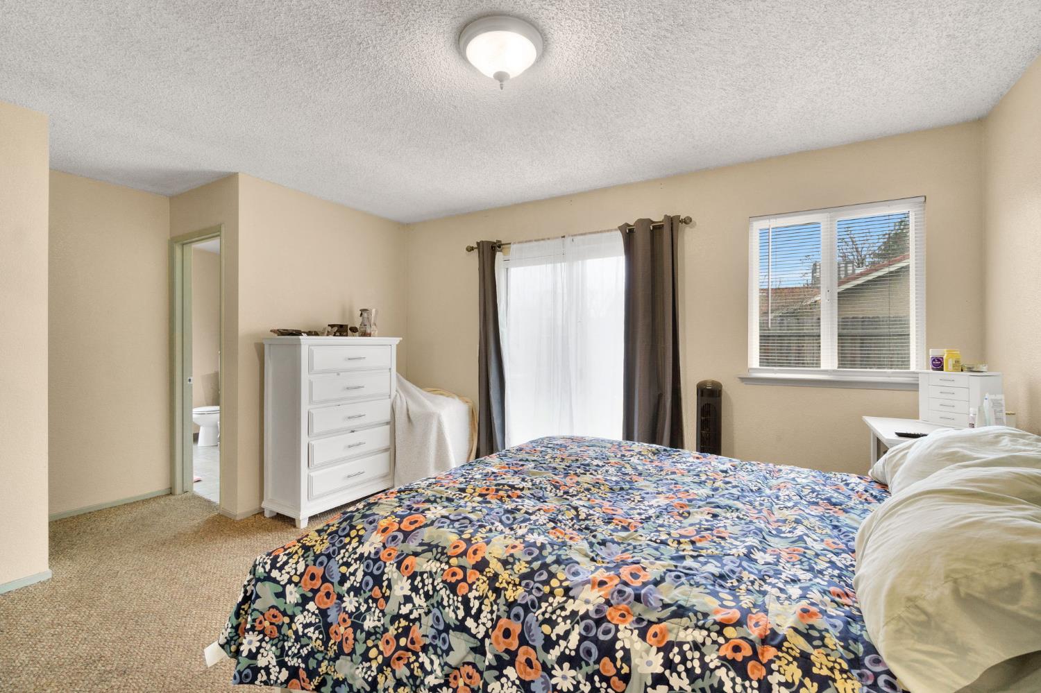 5093 W Los Altos, Fresno, CA 93702