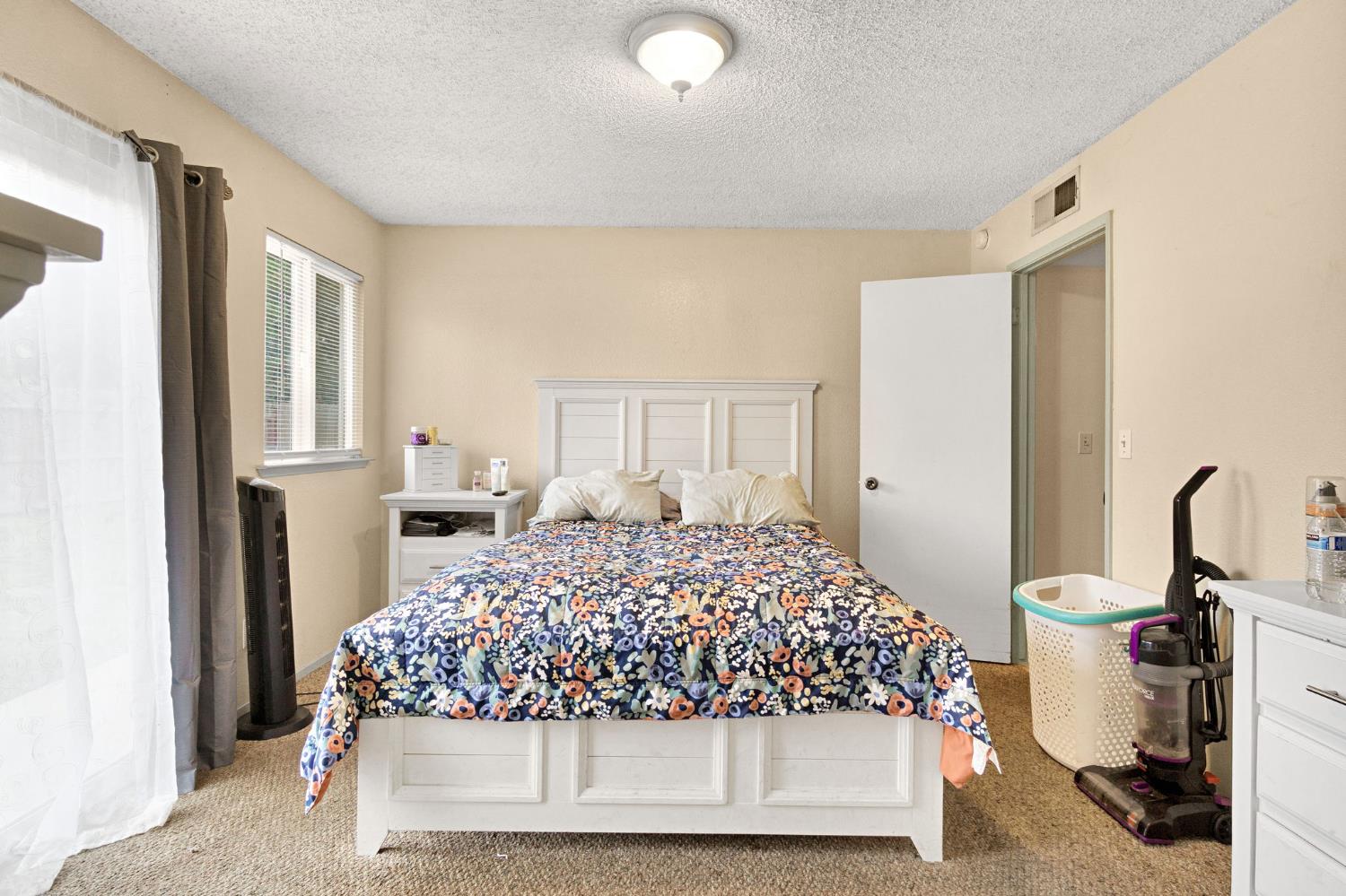 5093 W Los Altos, Fresno, CA 93702