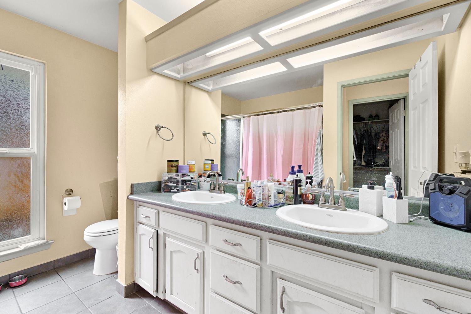 5093 W Los Altos, Fresno, CA 93702