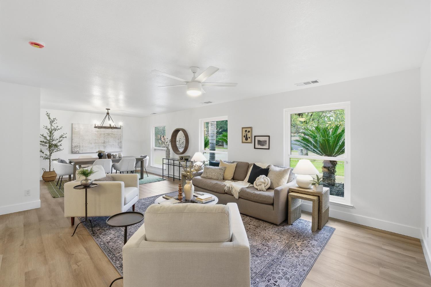 2589 W Barstow Ave, Fresno, CA 93711