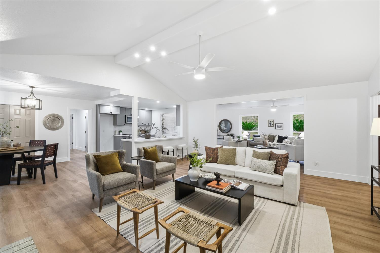 2589 W Barstow Ave, Fresno, CA 93711