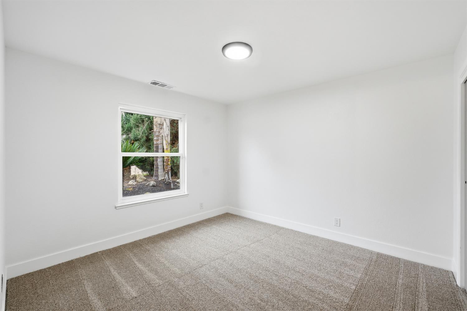 2589 W Barstow Ave, Fresno, CA 93711