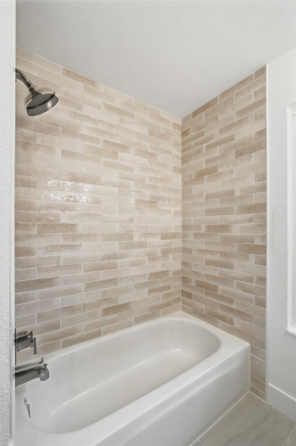 2589 W Barstow Ave, Fresno, CA 93711