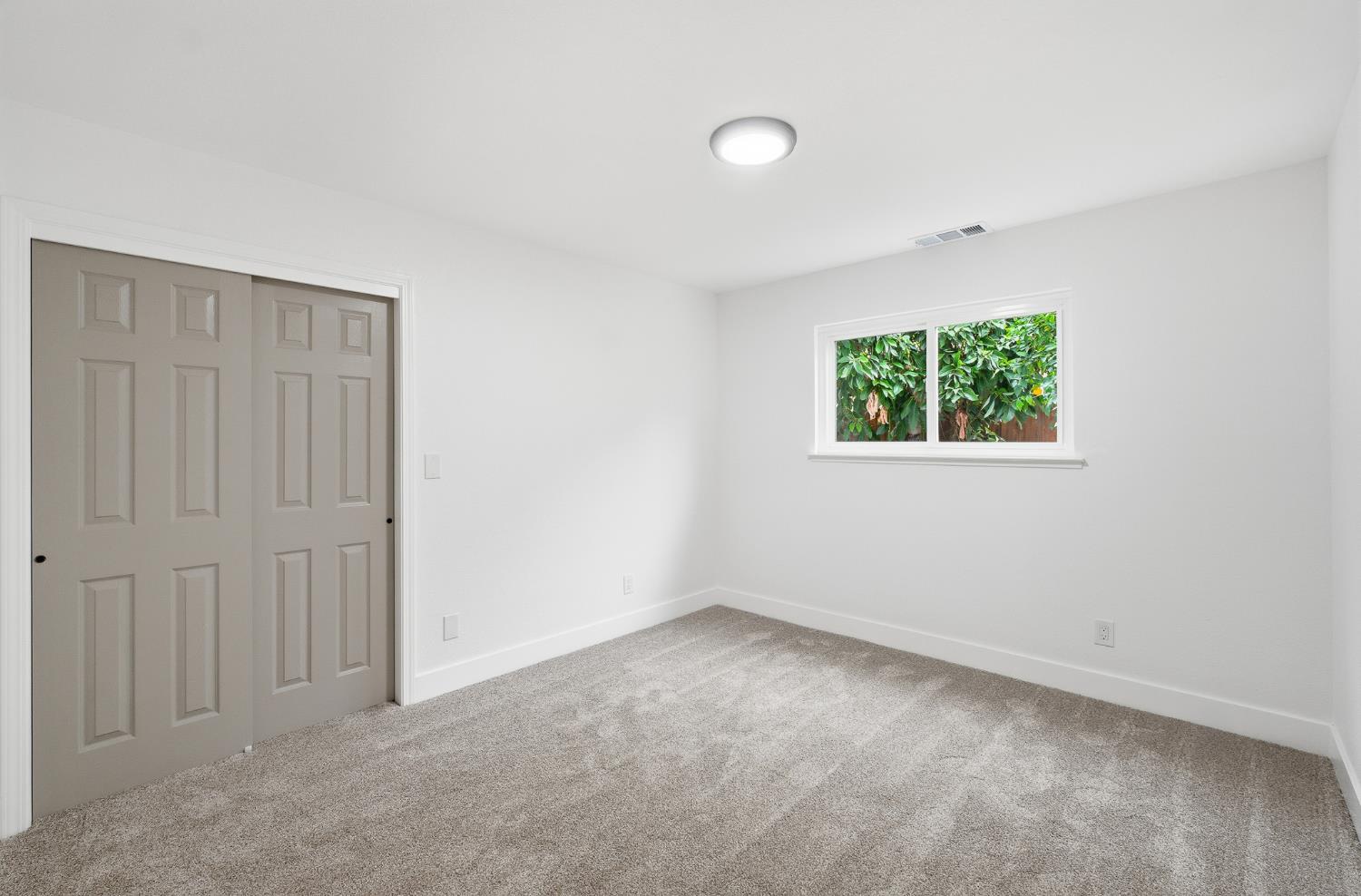 2589 W Barstow Ave, Fresno, CA 93711