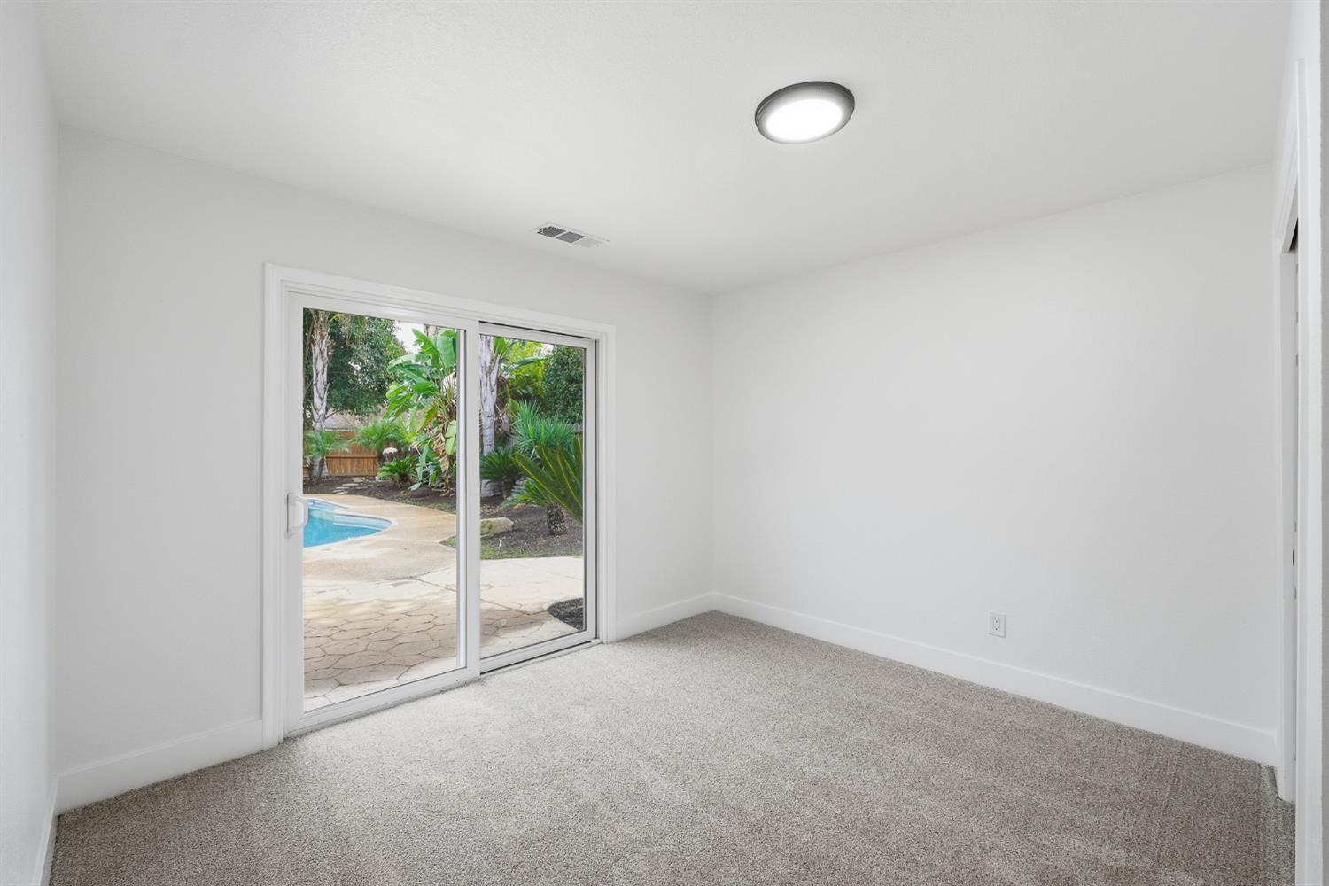 2589 W Barstow Ave, Fresno, CA 93711