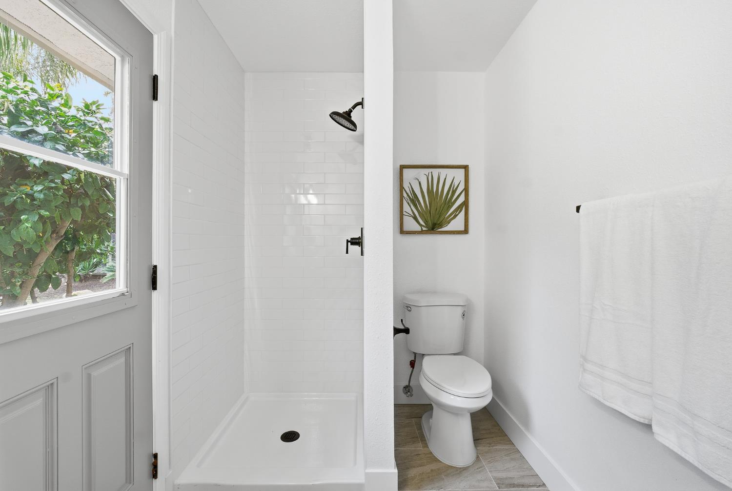 2589 W Barstow Ave, Fresno, CA 93711