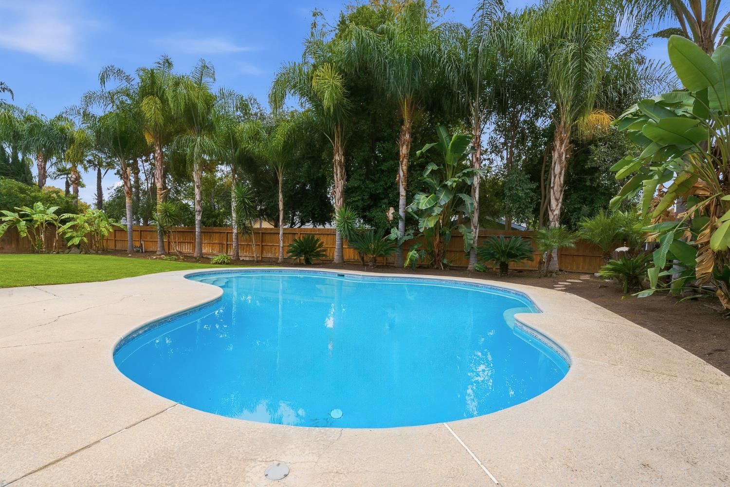 2589 W Barstow Ave, Fresno, CA 93711