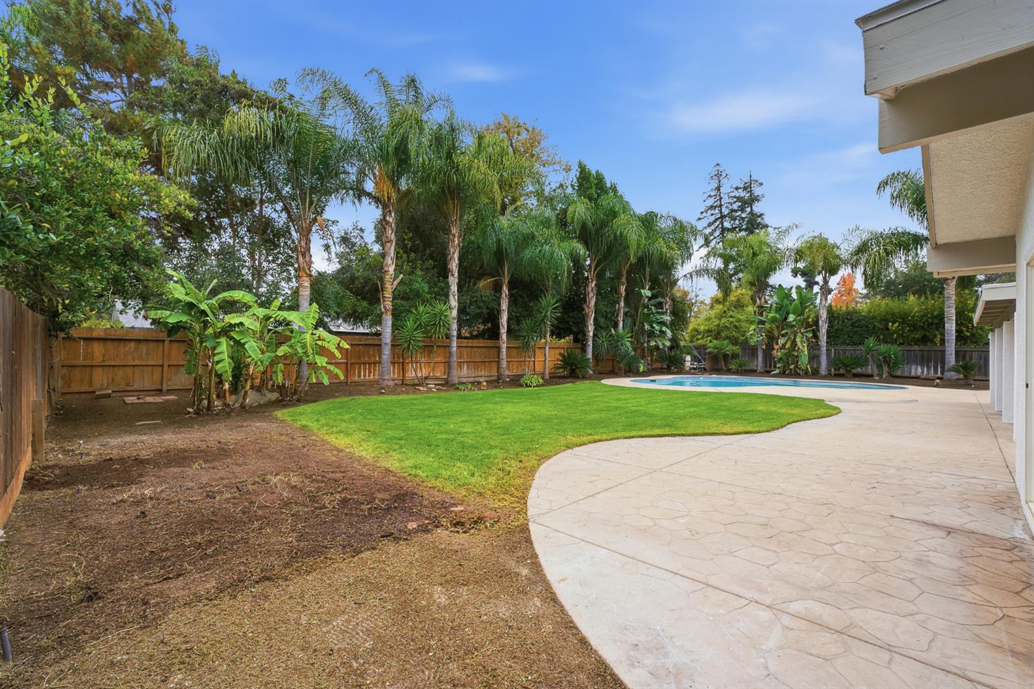 2589 W Barstow Ave, Fresno, CA 93711