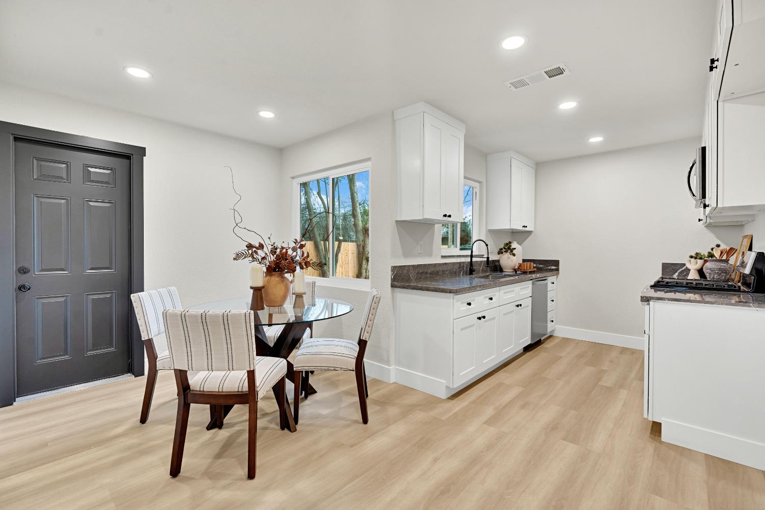 4676 E Orleans Ave, Fresno, CA 93702