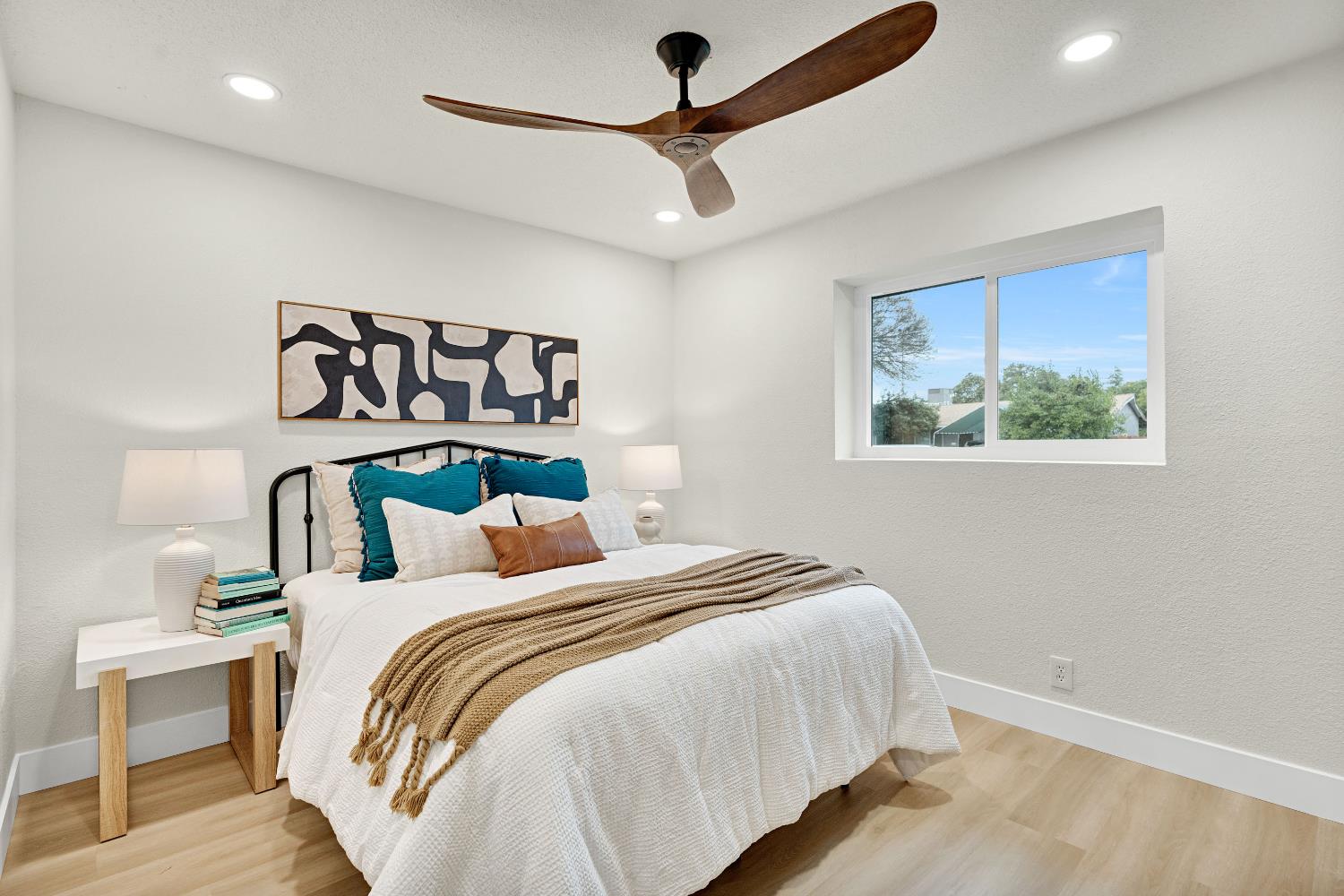 4676 E Orleans Ave, Fresno, CA 93702