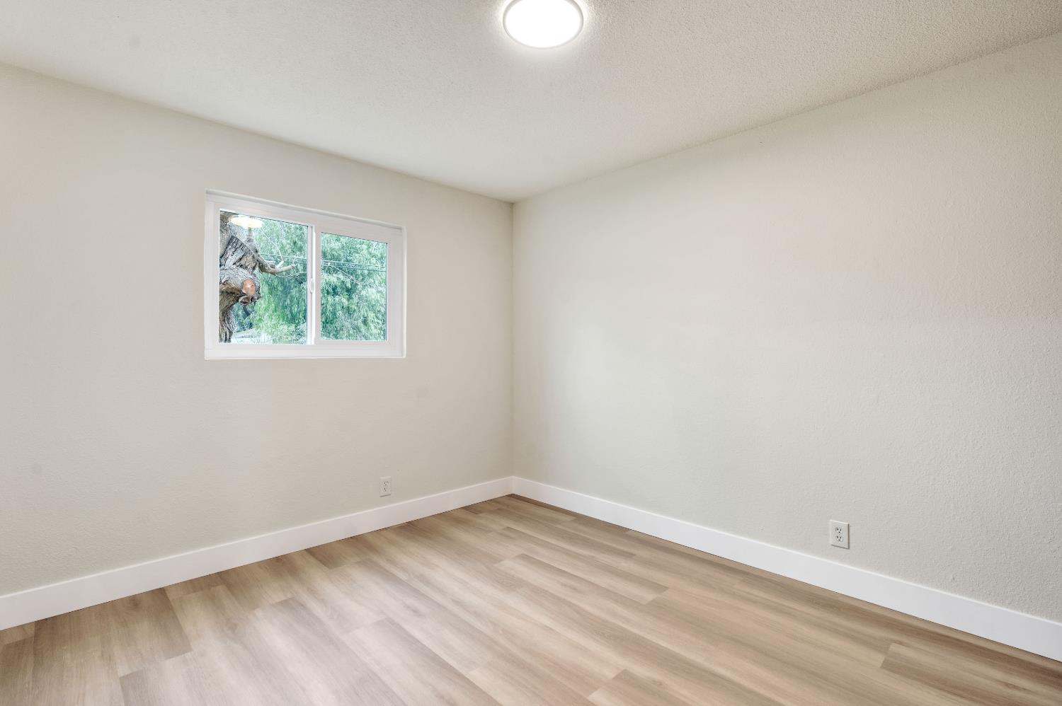 4676 E Orleans Ave, Fresno, CA 93702