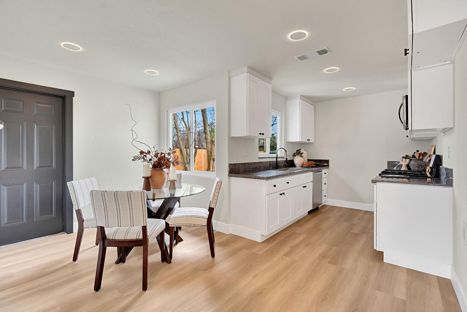 4676 E Orleans Ave, Fresno, CA 93702