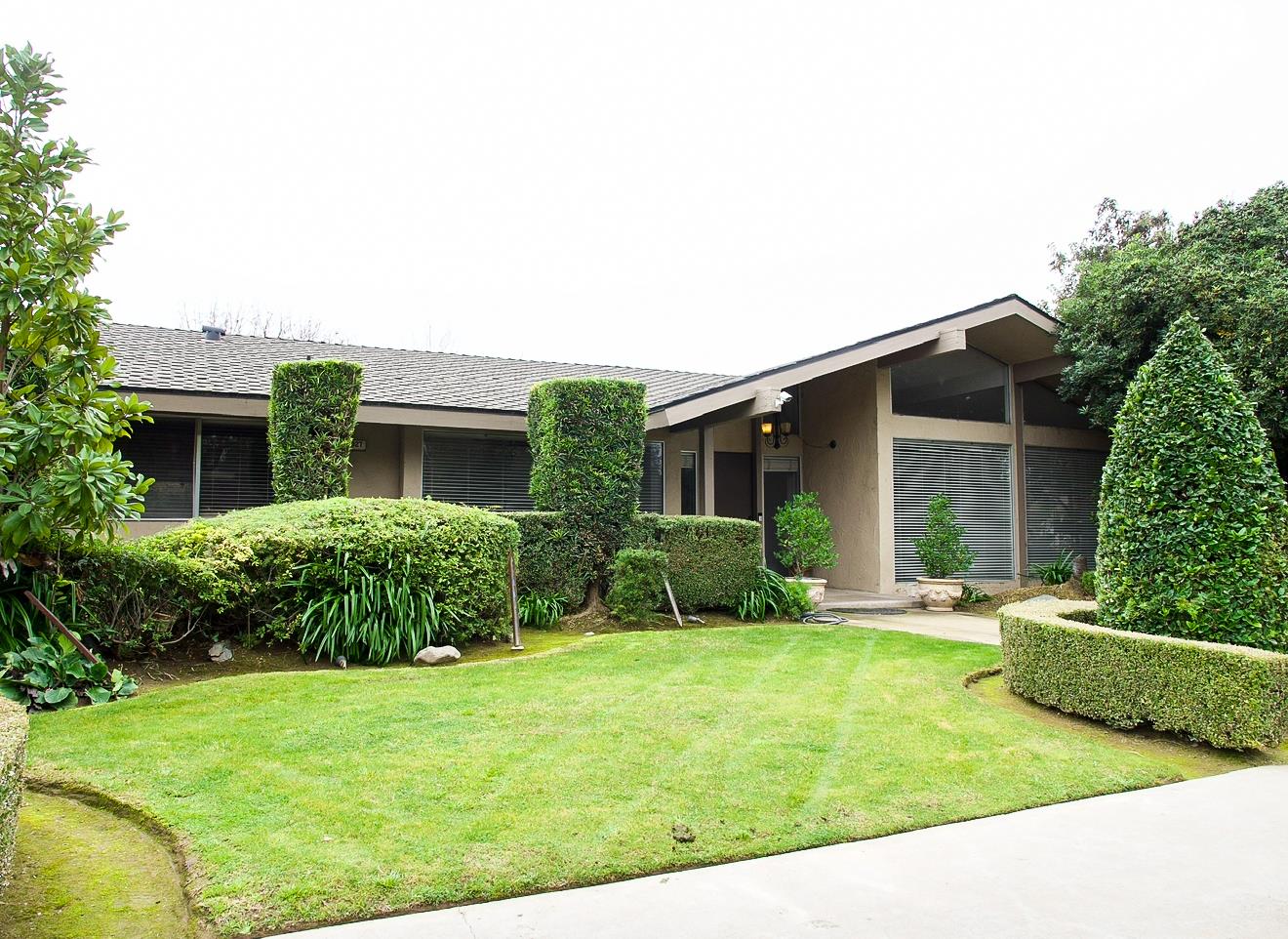 3027 W San Madele Ave, Fresno, CA 93711