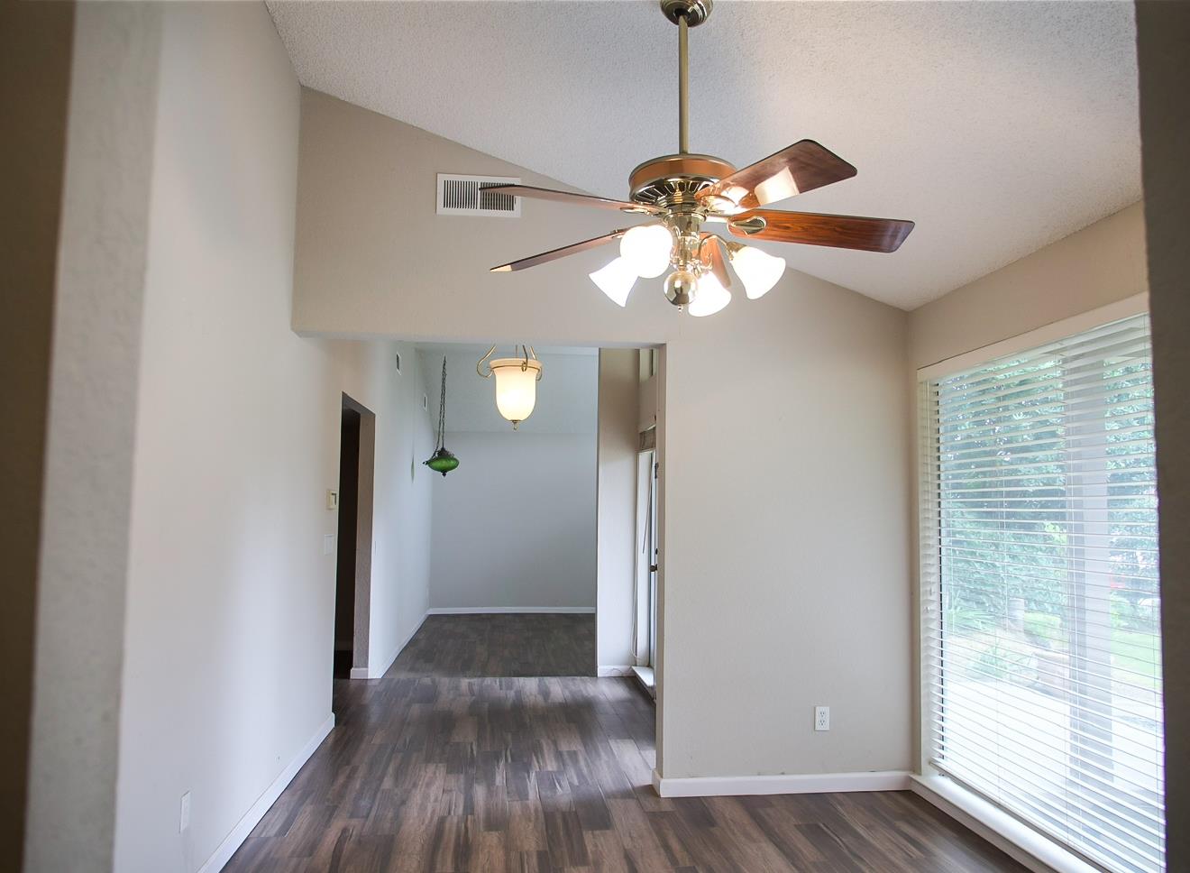 3027 W San Madele Ave, Fresno, CA 93711