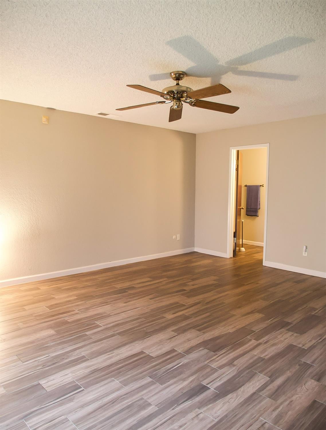 3027 W San Madele Ave, Fresno, CA 93711