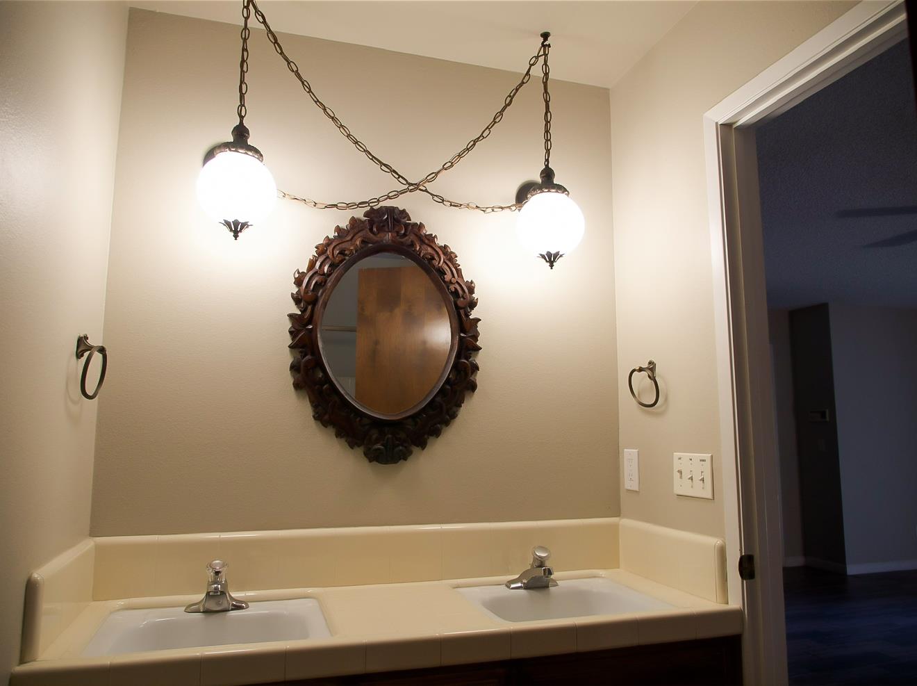 3027 W San Madele Ave, Fresno, CA 93711