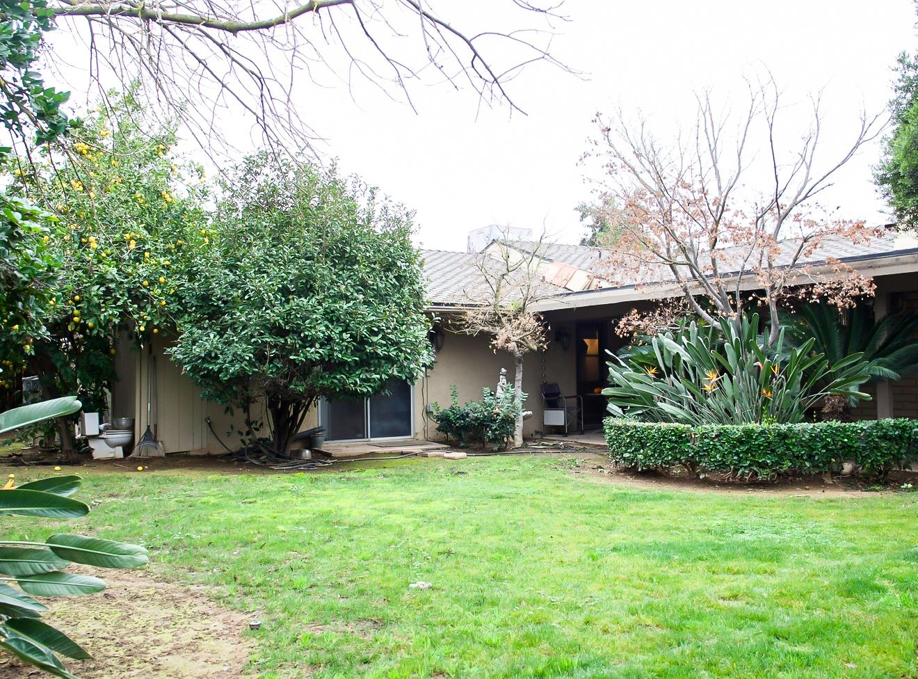 3027 W San Madele Ave, Fresno, CA 93711