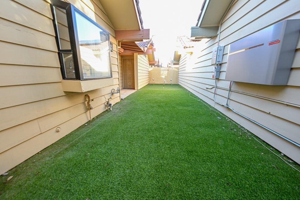 6189 N West, Fresno, CA 93711