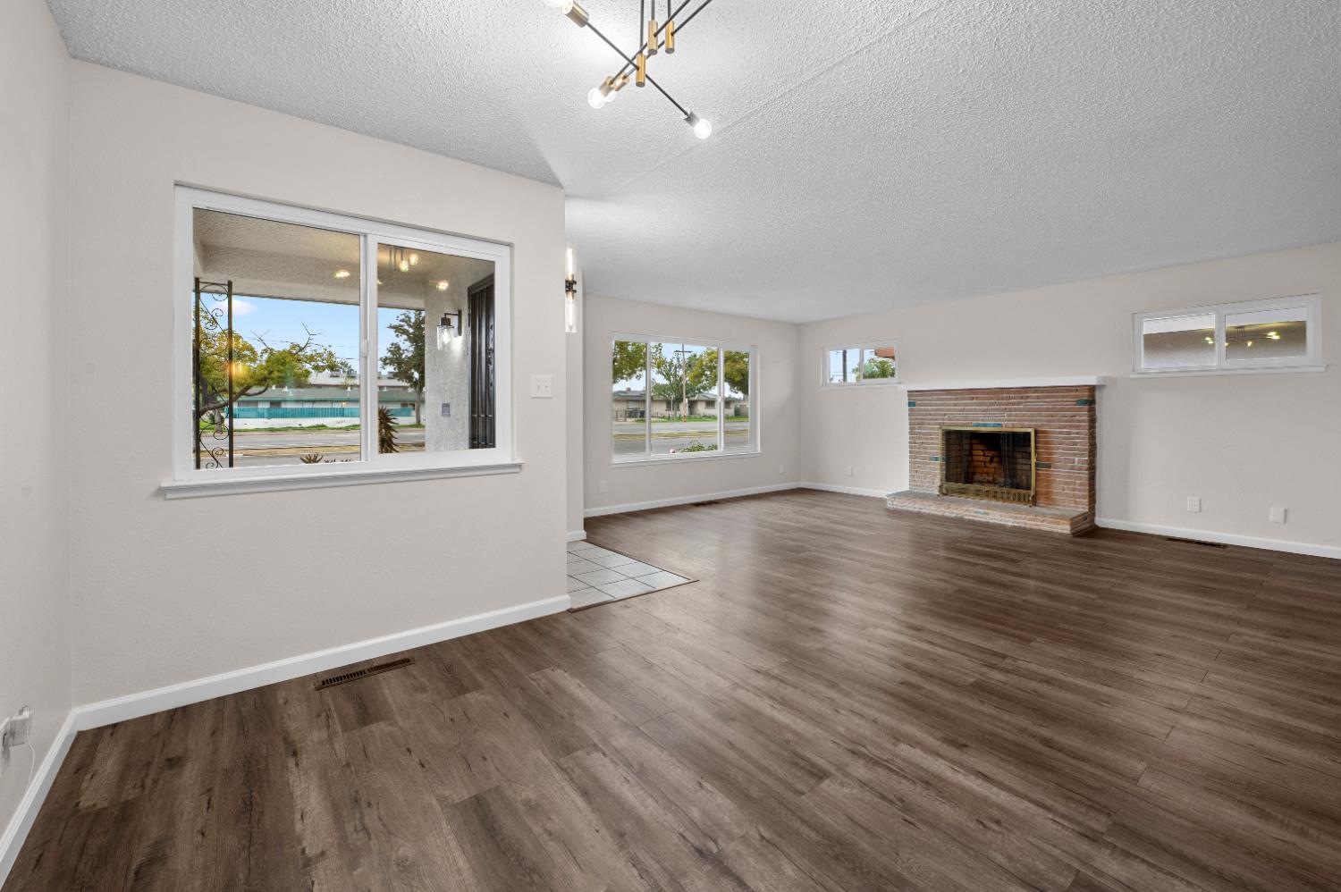 2834 N Hughes Ave, Fresno, CA 93705