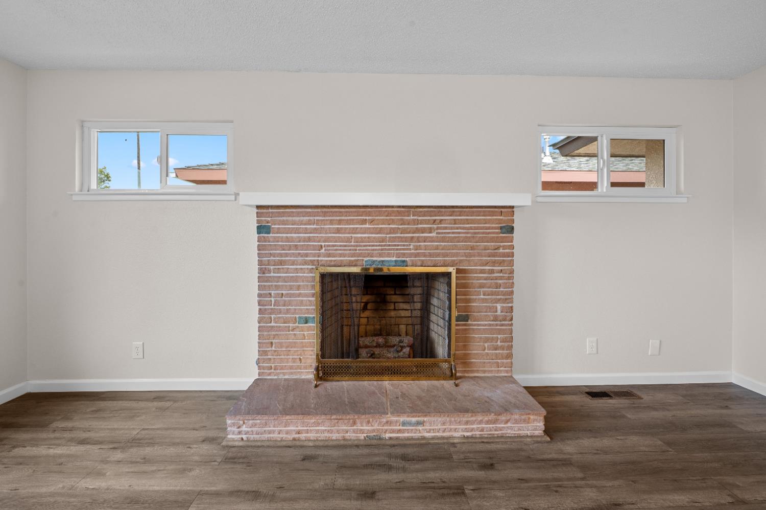 2834 N Hughes Ave, Fresno, CA 93705