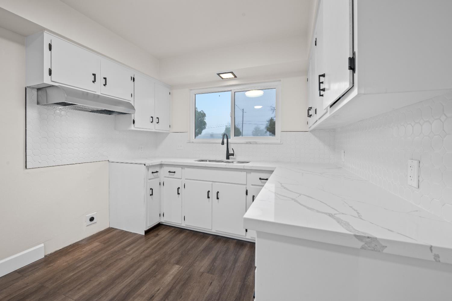 2834 N Hughes Ave, Fresno, CA 93705