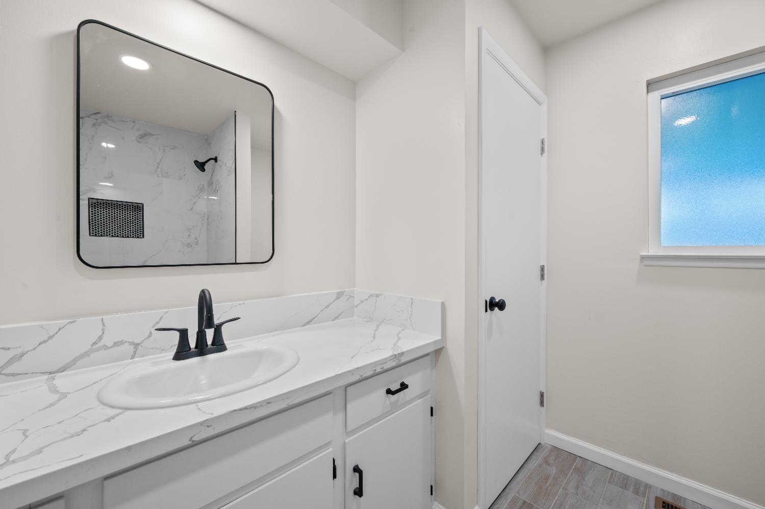 2834 N Hughes Ave, Fresno, CA 93705