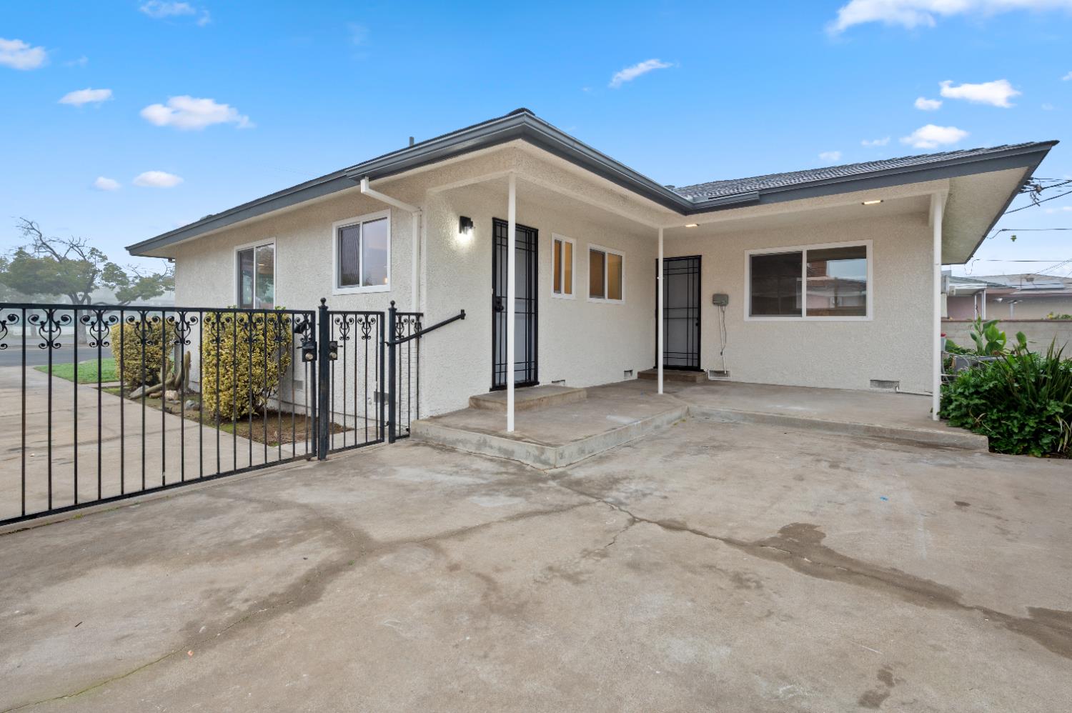 2834 N Hughes Ave, Fresno, CA 93705