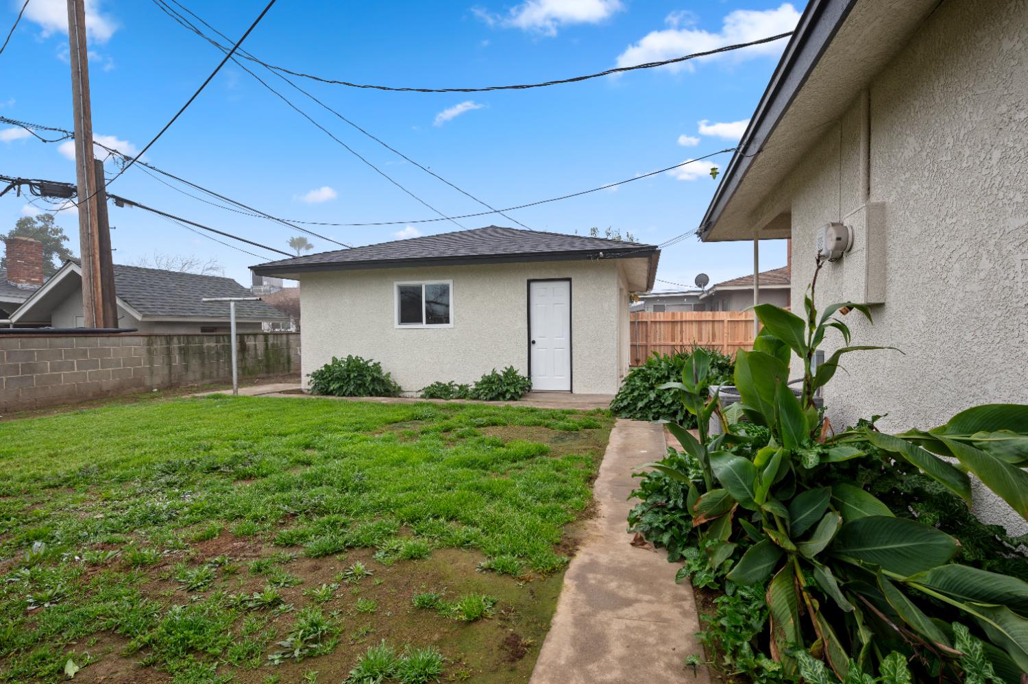 2834 N Hughes Ave, Fresno, CA 93705