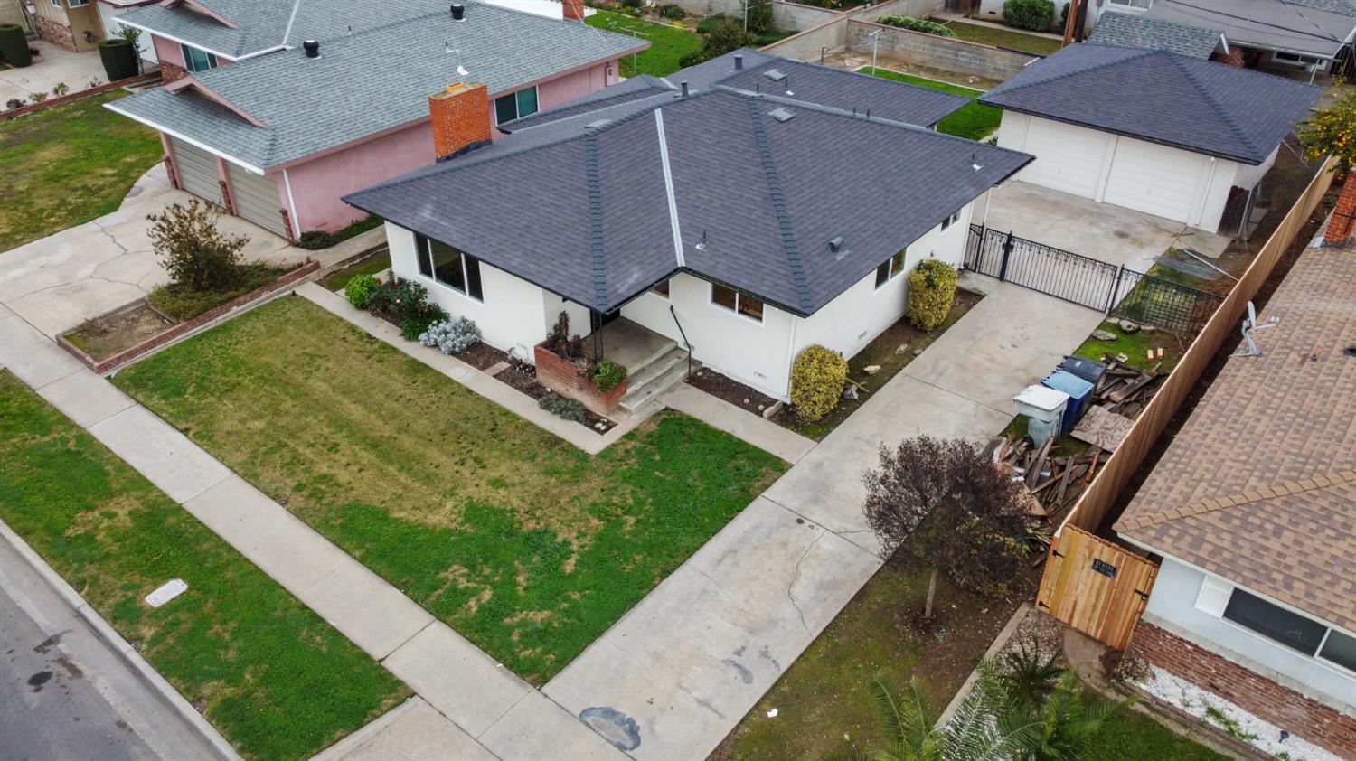 2834 N Hughes Ave, Fresno, CA 93705