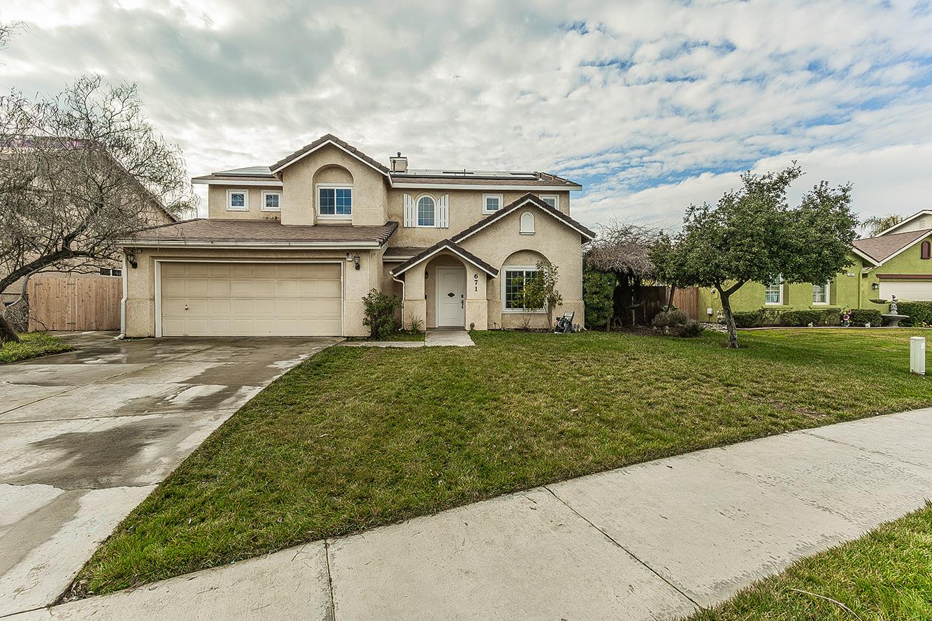 671 Cambria Ln, Lemoore, CA 93245