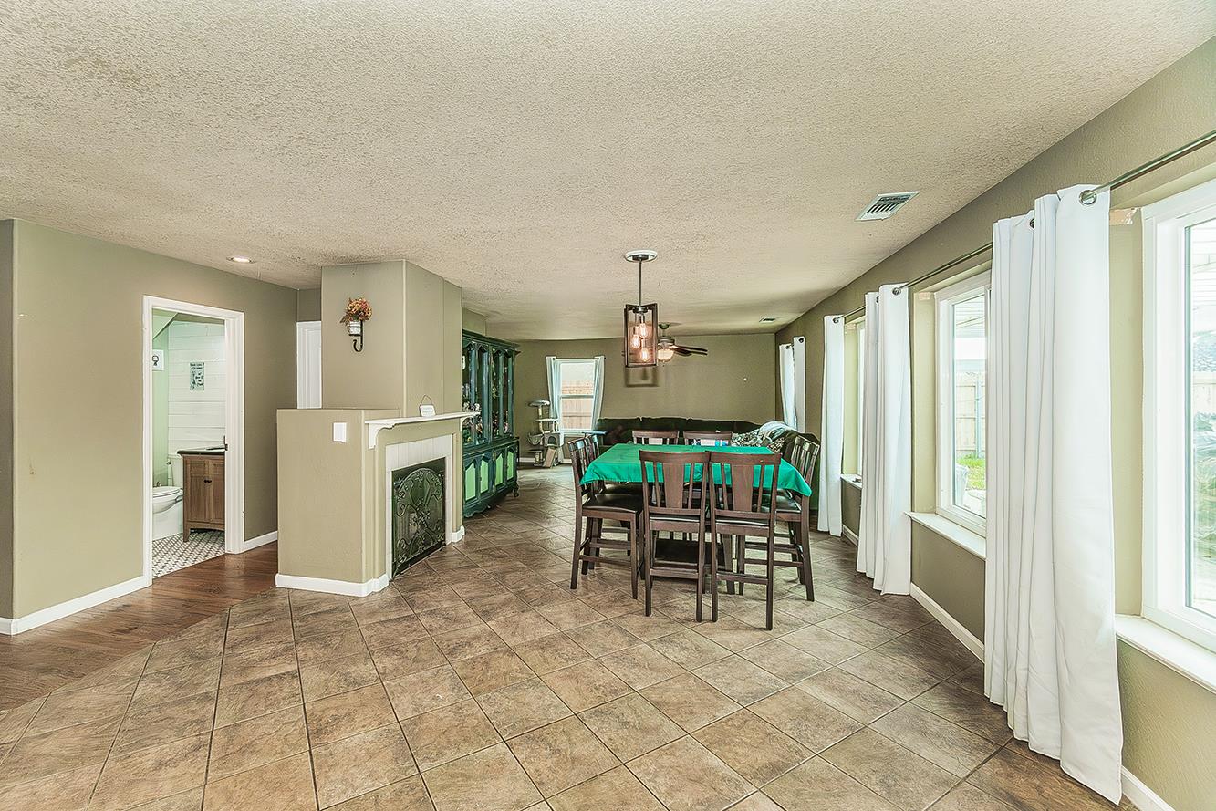 671 Cambria Ln, Lemoore, CA 93245