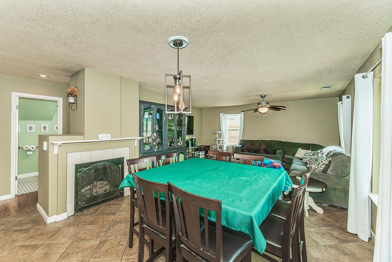 671 Cambria Ln, Lemoore, CA 93245