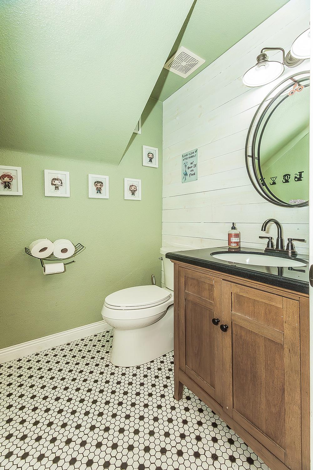 671 Cambria Ln, Lemoore, CA 93245