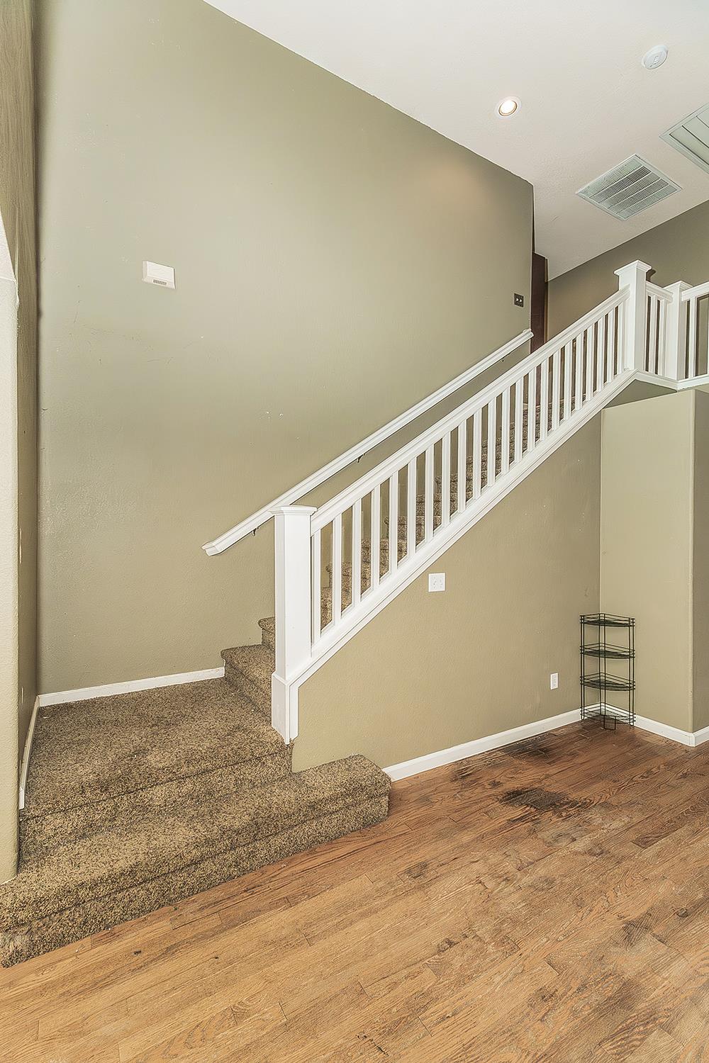 671 Cambria Ln, Lemoore, CA 93245