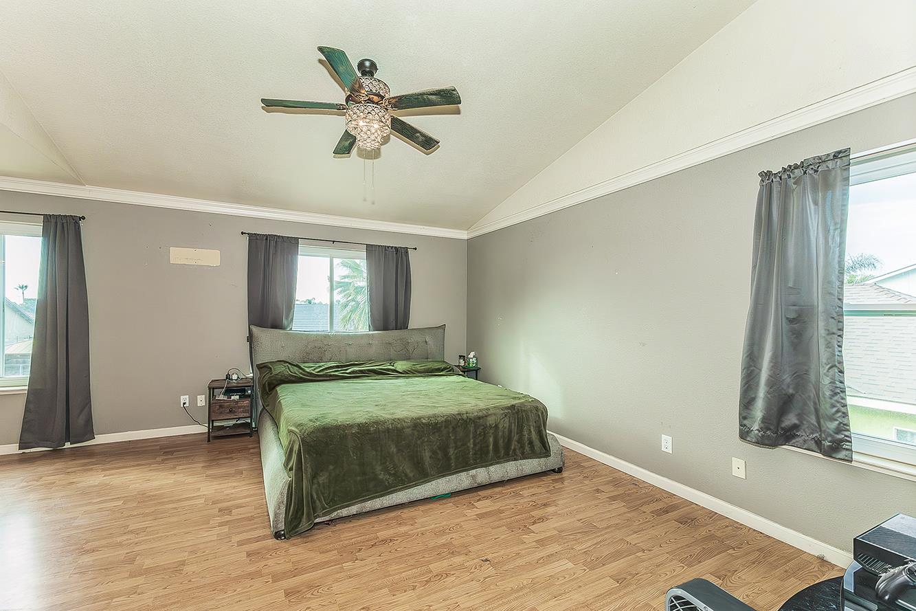 671 Cambria Ln, Lemoore, CA 93245