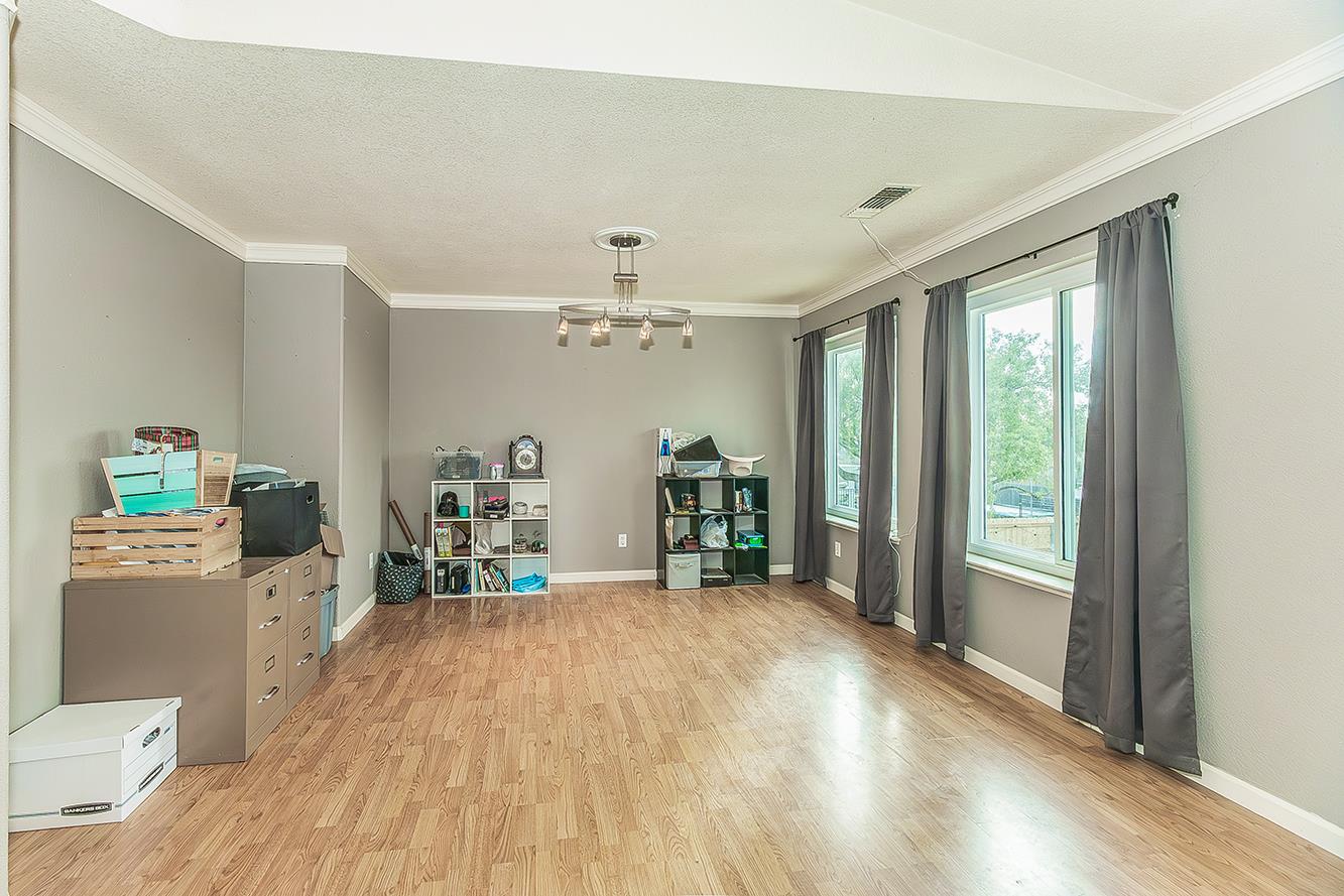 671 Cambria Ln, Lemoore, CA 93245