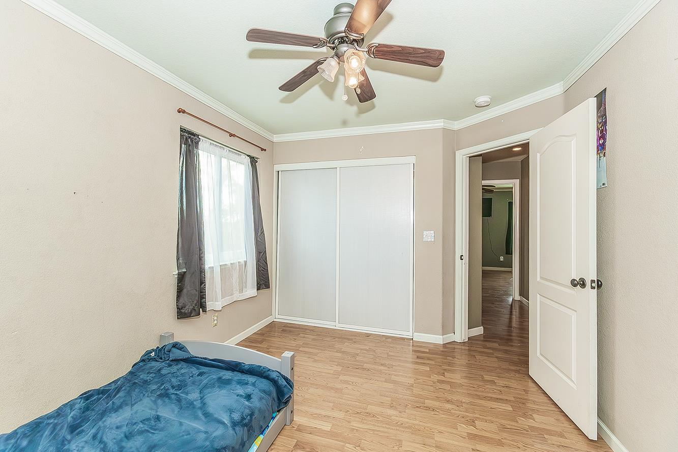 671 Cambria Ln, Lemoore, CA 93245